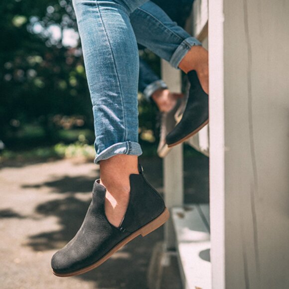 Kodiak Leather V Cut Booties 8.5 - Picture 1 of 7